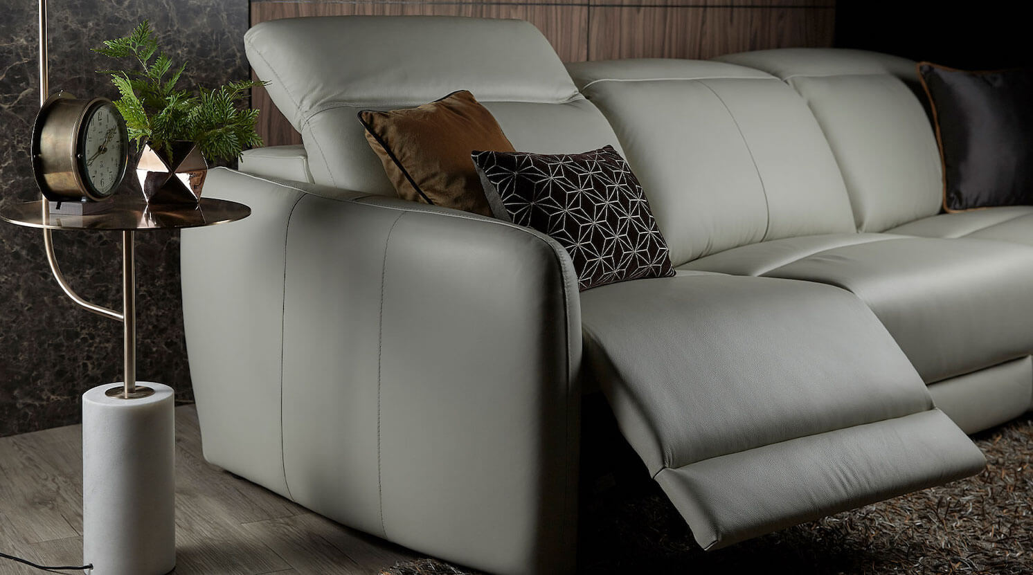 motorised-recliner-sofa-1492x831